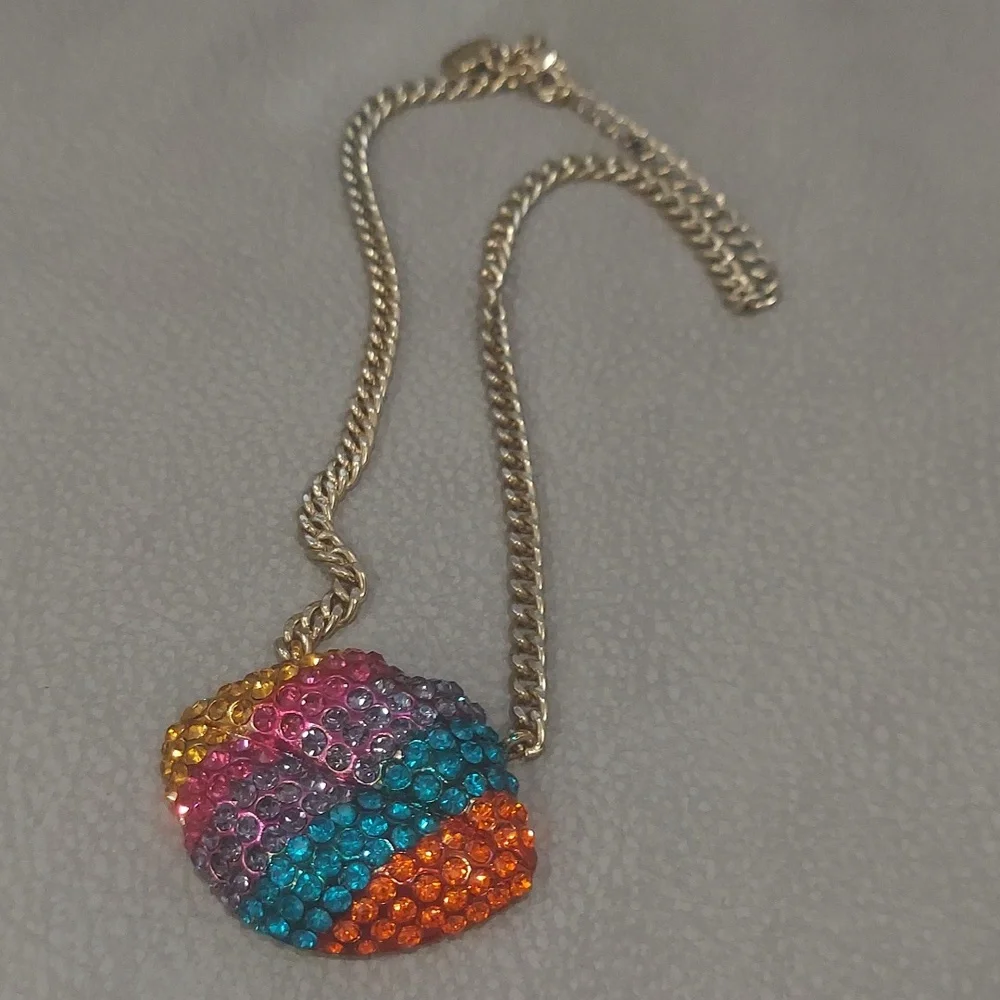 Betsey Johnson RAINBOW LIPS NECKLACE - Picture 8 of 8